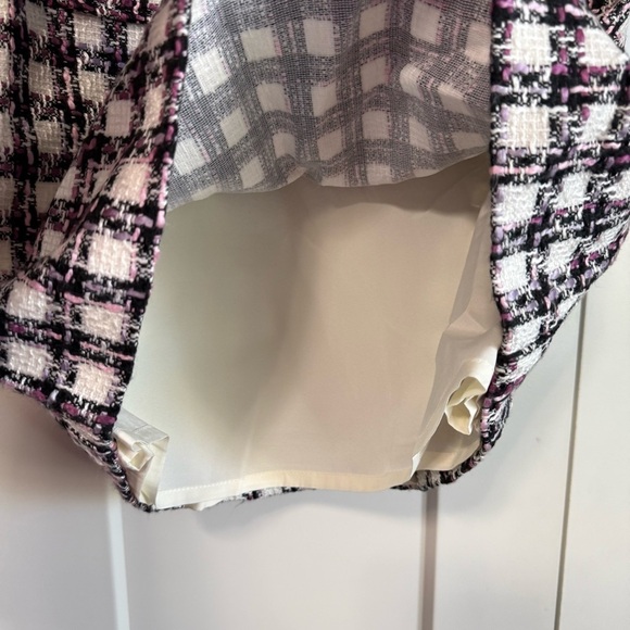 Maison d’Amelie tweed mini skirt faux pearl front pocket NWT size 4 - Picture 2 of 10